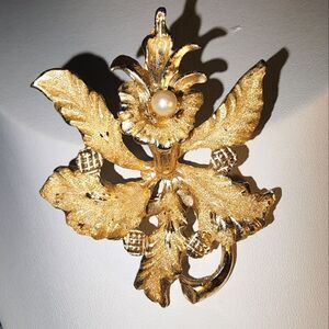 Vintage Gold Leaf Brooch with Pearl Accent